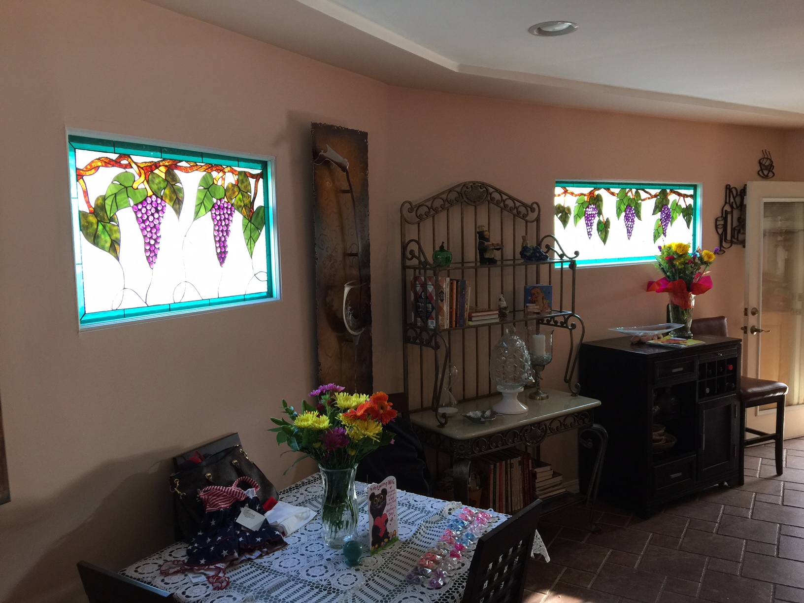 Beautiful GrapeVine Windows Installed Into a Kitchen