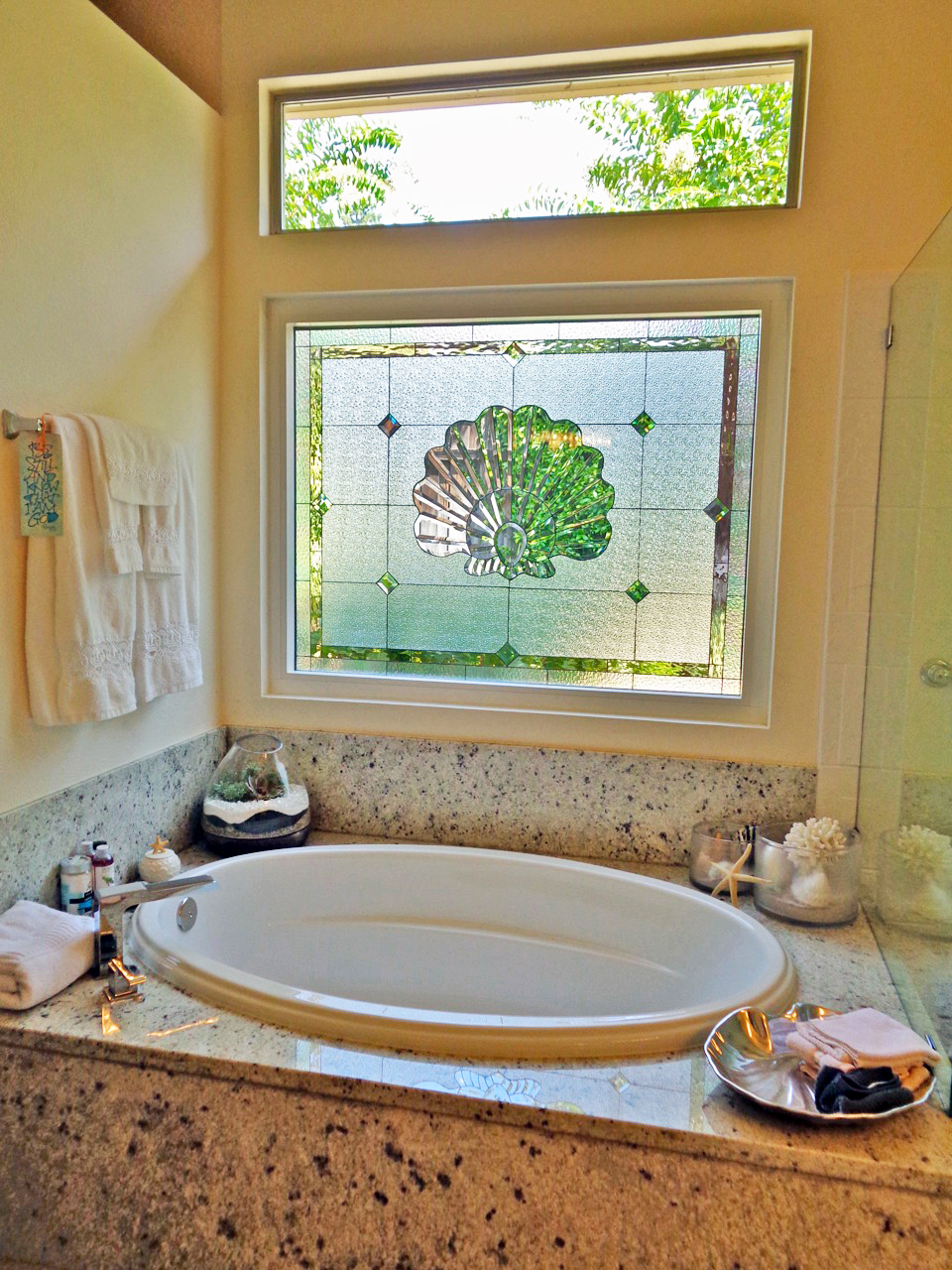 Insulated Elegant Beveled Scallop Shell Installed Over A Bathtub