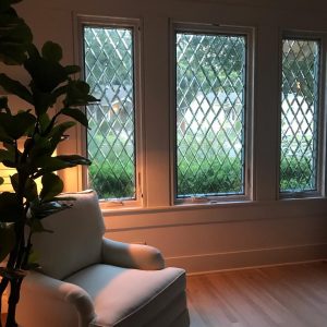 Traditional! All Clear Beveled Diamonds Stained Glass Windows Installed In A living Room