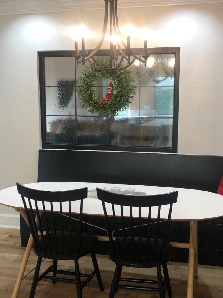 Simplistic Colonial Style Leaded Glass Window Dining Room