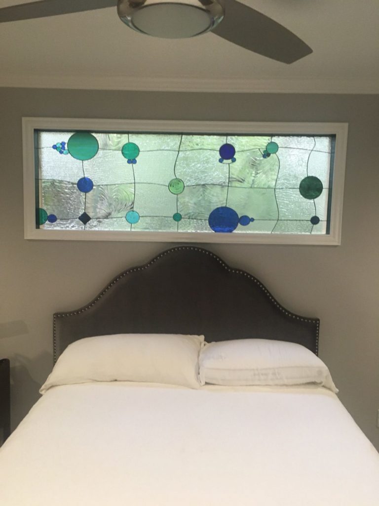 Triple paned stained glass bubbles design