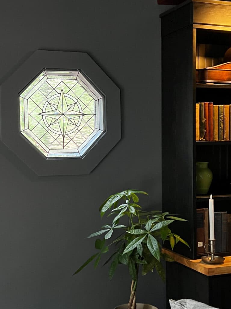 Striking Clear and Beveled Octagon Compass Design