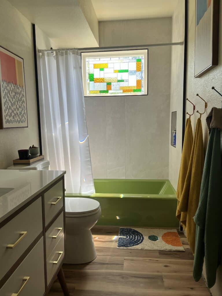 Beautiful Stained Glass Instaled over the bathtub